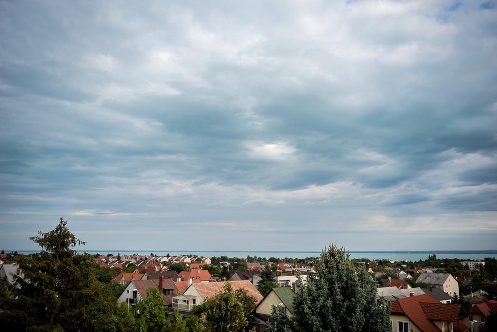 Barcza Vendeghaz Hotel Balatonfüred Exterior foto
